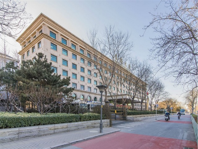 上海路口弯道会车